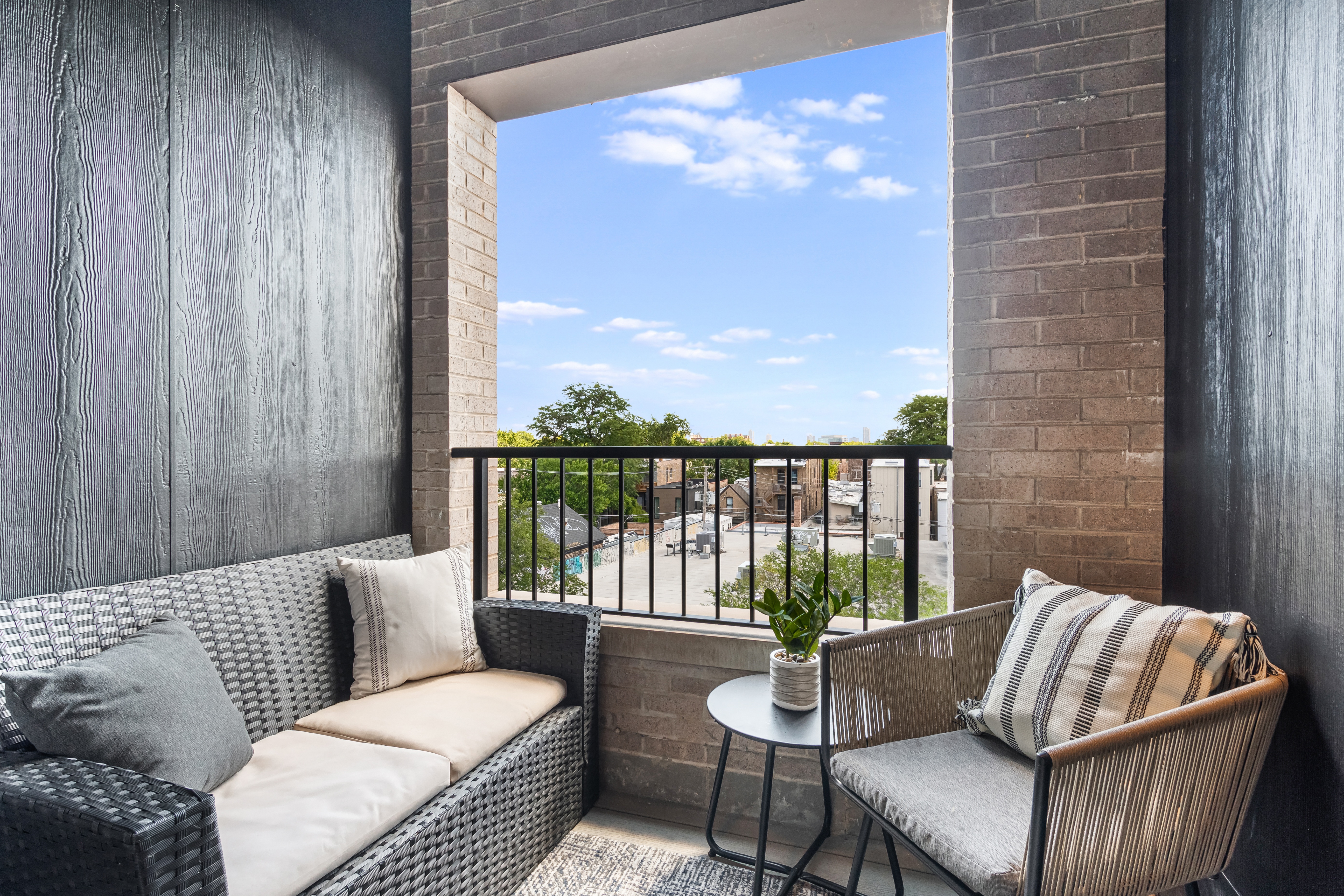 North + Damen 1628 N. Damen Ave, Chicago, IL 60647 - Leasing by Cross Street
